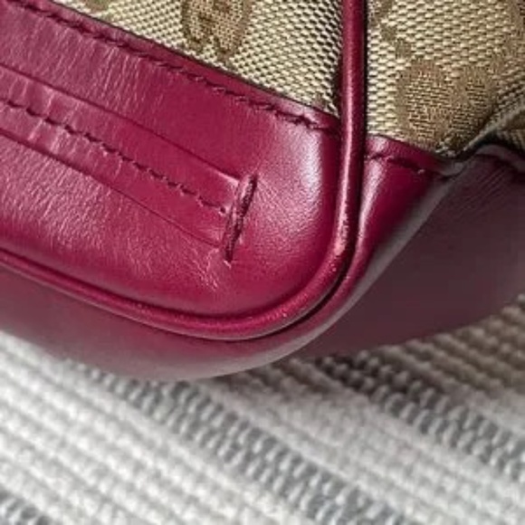 VINTAGE GUCCI mayfair mini accessory pouch hand/shoulder bag - Picture 7 of 15